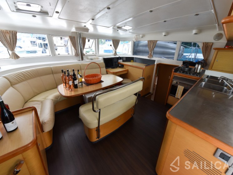 Lagoon 440 - Yacht Charter Sailica