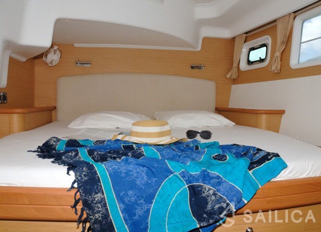 Lagoon 440 - Yacht Charter Sailica