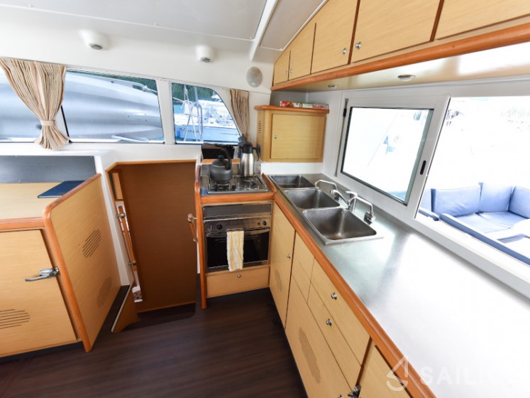 Lagoon 440 - Yacht Charter Sailica
