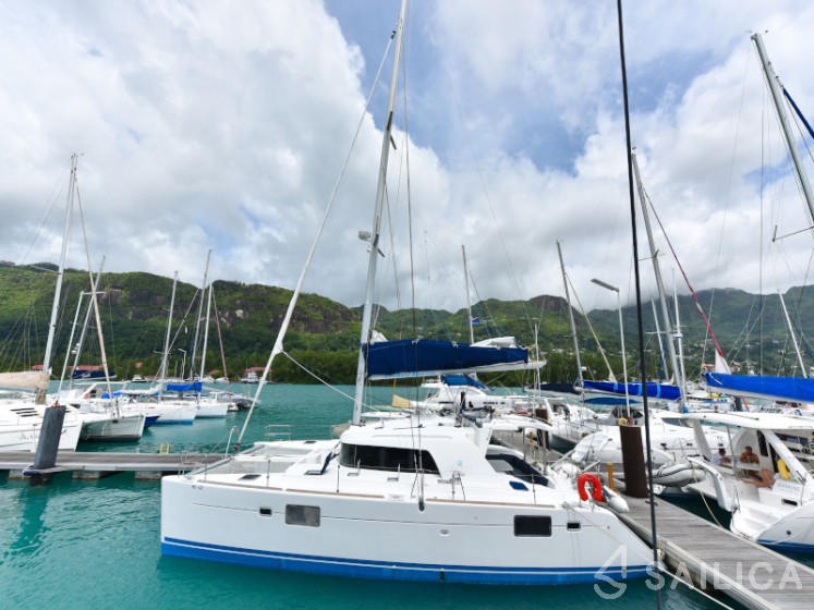 Lagoon 440 - Yacht Charter Sailica