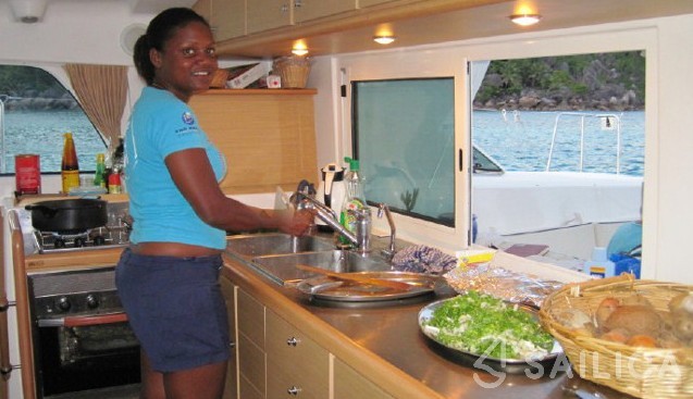 Lagoon 440 - Yacht Charter Sailica