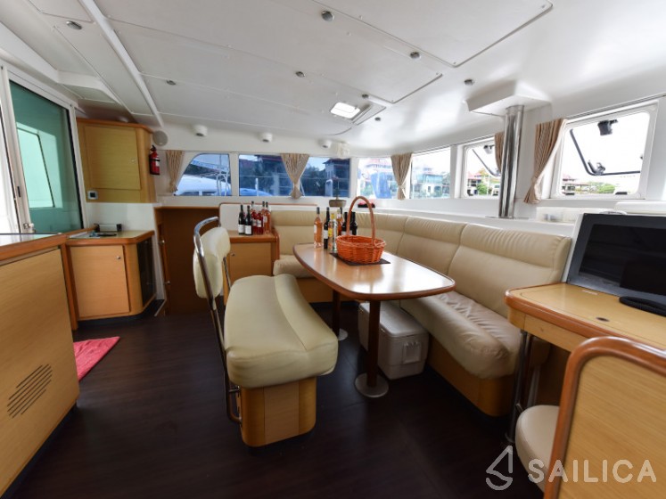 Lagoon 440 - Yacht Charter Sailica