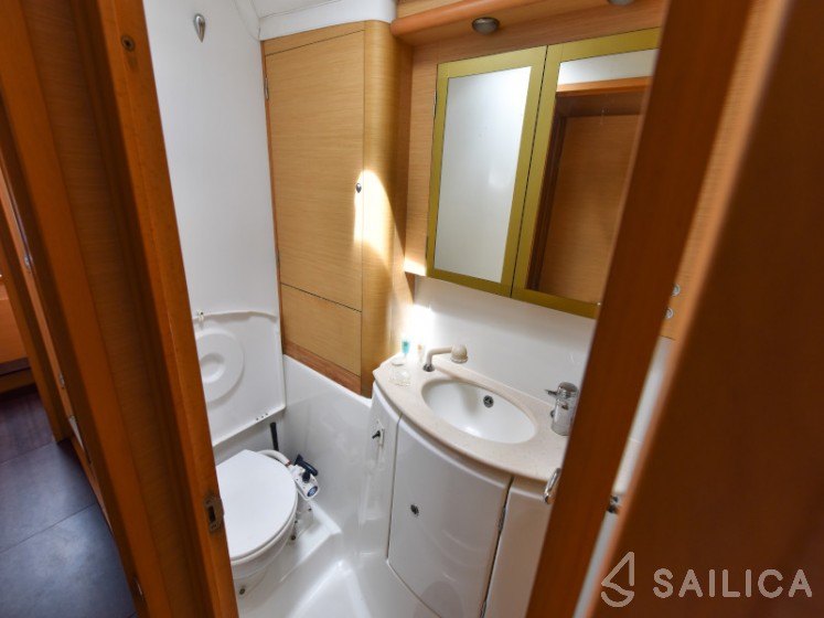 Lagoon 440 - Yacht Charter Sailica
