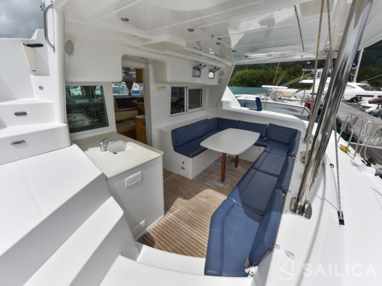 Lagoon 440 - Yacht Charter Sailica