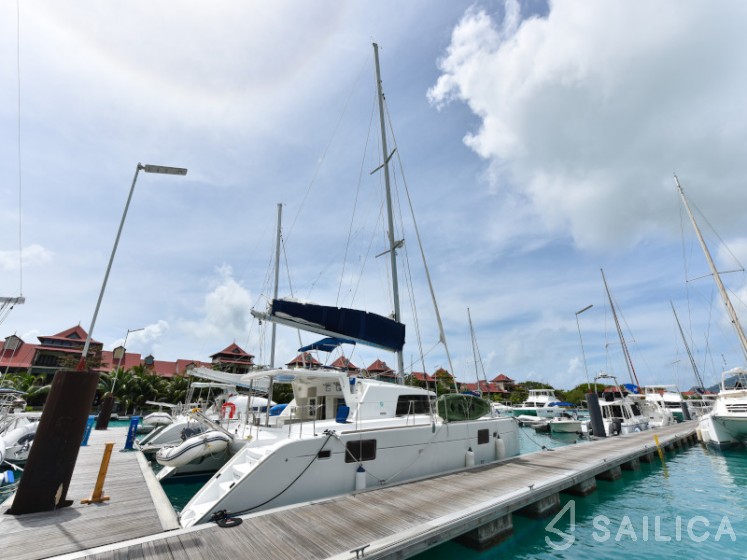 Lagoon 440 - Yacht Charter Sailica
