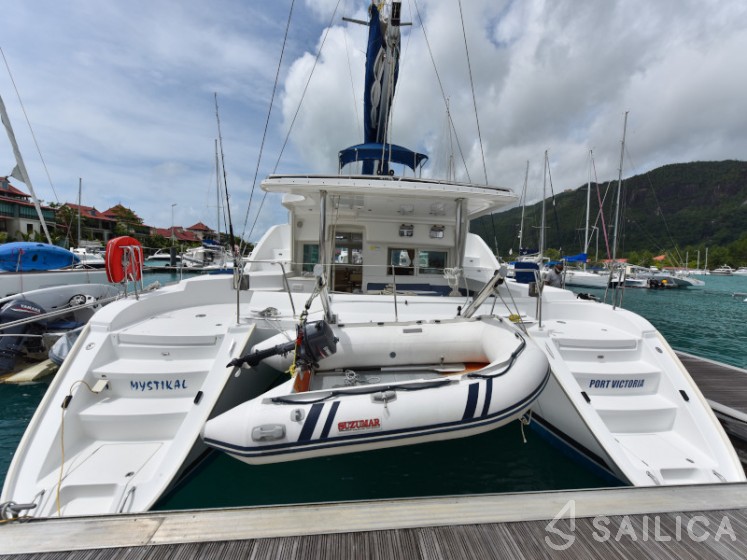 Lagoon 440 - Yacht Charter Sailica