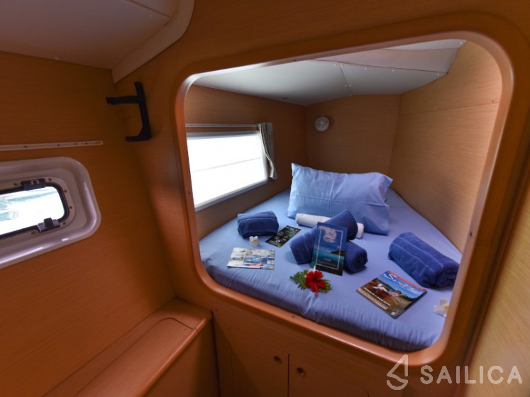 Lagoon 380 - Yacht Charter Sailica