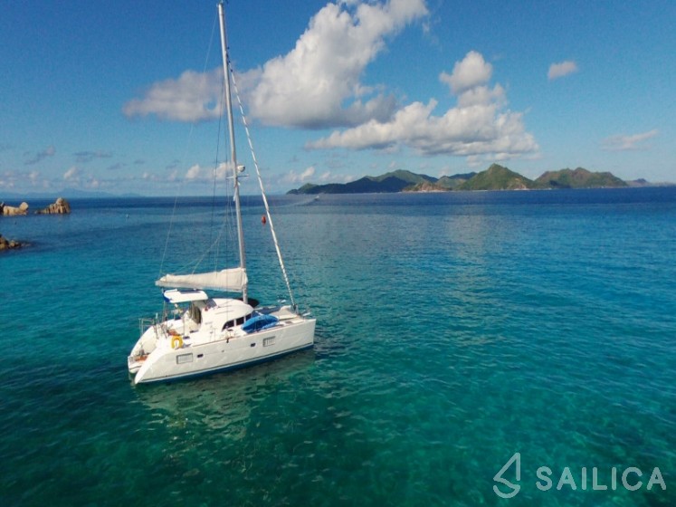 Lagoon 380 - Yacht Charter Sailica