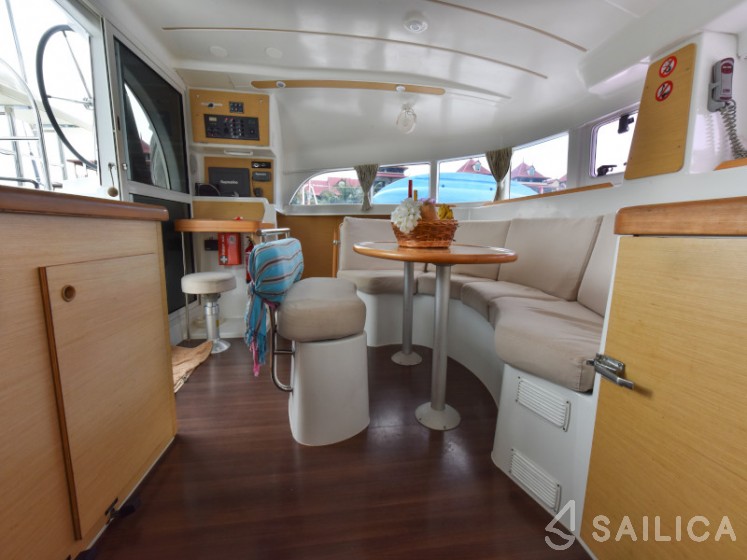 Lagoon 380 - Yacht Charter Sailica