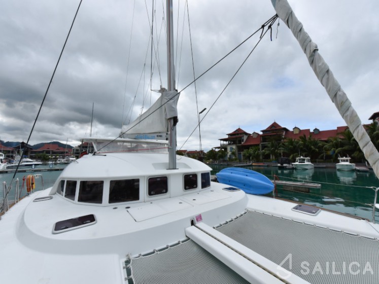 Lagoon 380 - Yacht Charter Sailica