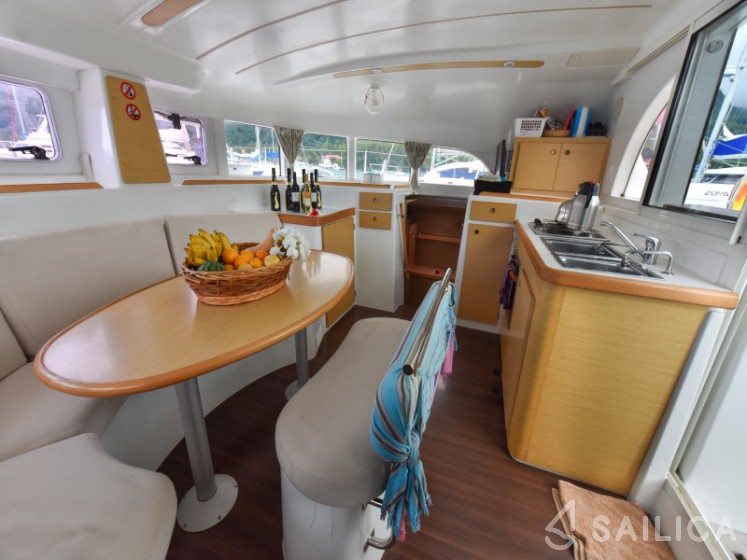 Lagoon 380 - Yacht Charter Sailica