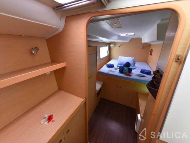 Lagoon 380 - Yacht Charter Sailica