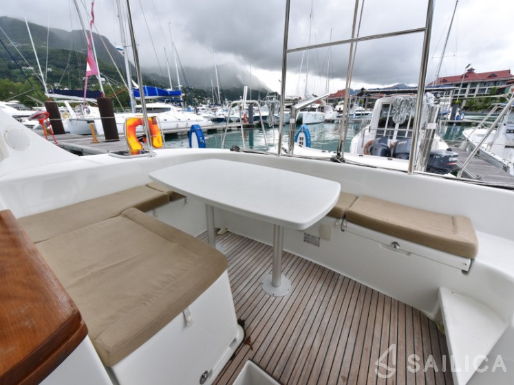 Lagoon 380 - Yacht Charter Sailica