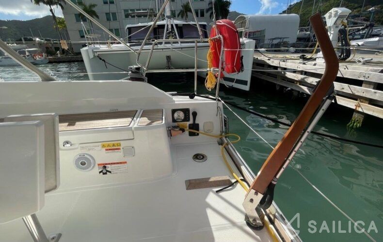 Oceanis 30.1 - Yacht Charter Sailica