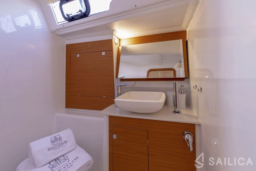 Dufour 390 Grand Large - Yacht Charter Sailica