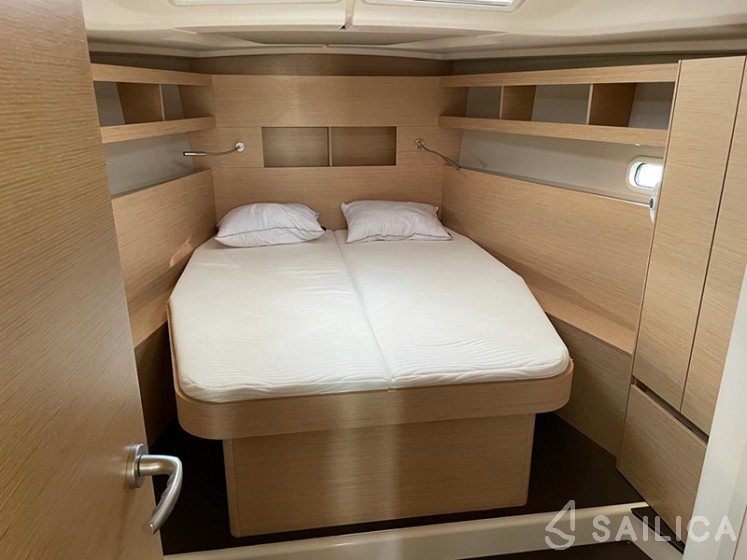 Hanse 458 - Yacht Charter Sailica