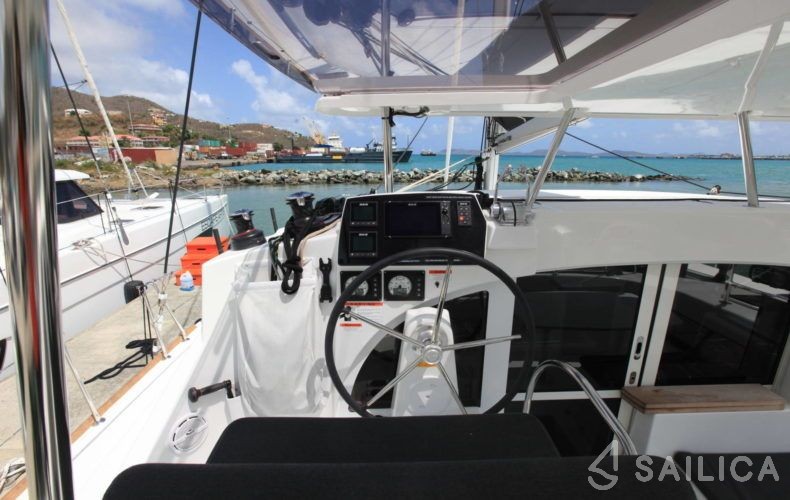 Lagoon 380 - Yacht Charter Sailica