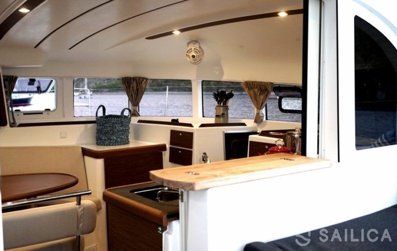 Lagoon 380 - Yacht Charter Sailica