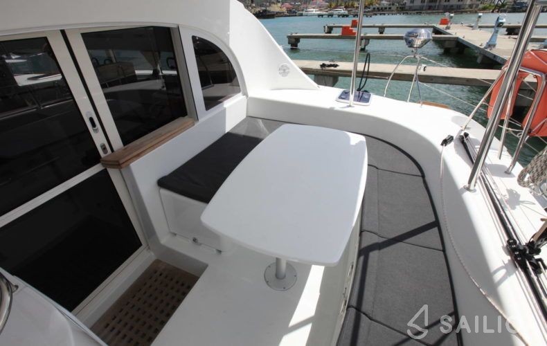 Lagoon 380 - Yacht Charter Sailica