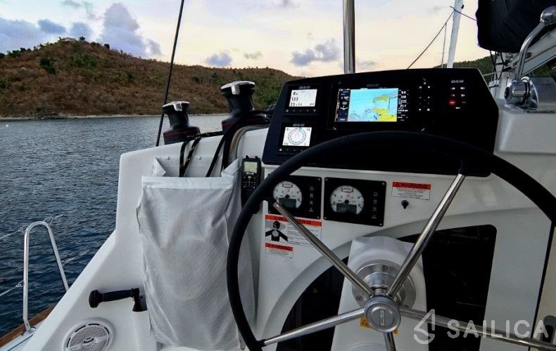 Lagoon 380 - Yacht Charter Sailica