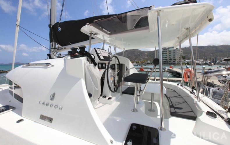 Lagoon 380 - Yacht Charter Sailica