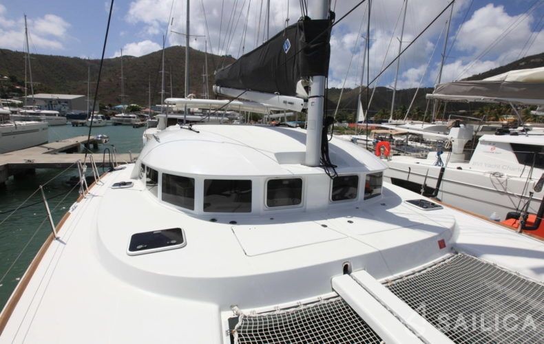 Lagoon 380 - Yacht Charter Sailica