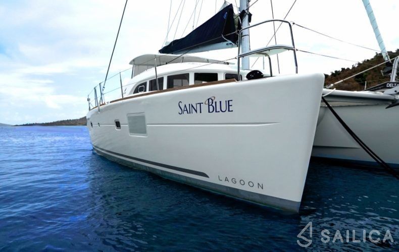 Lagoon 380 - Yacht Charter Sailica