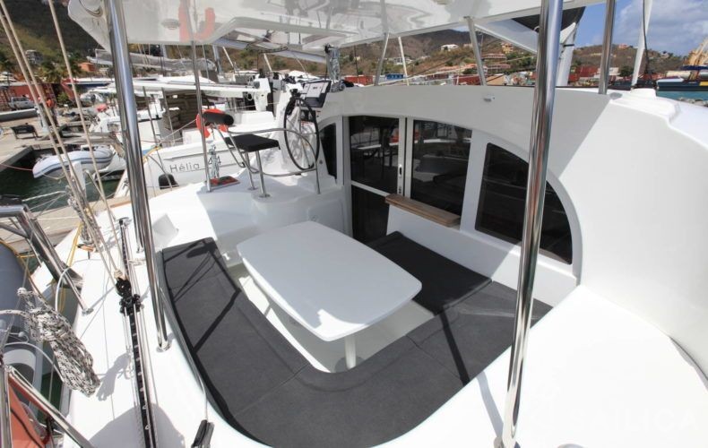 Lagoon 380 - Yacht Charter Sailica