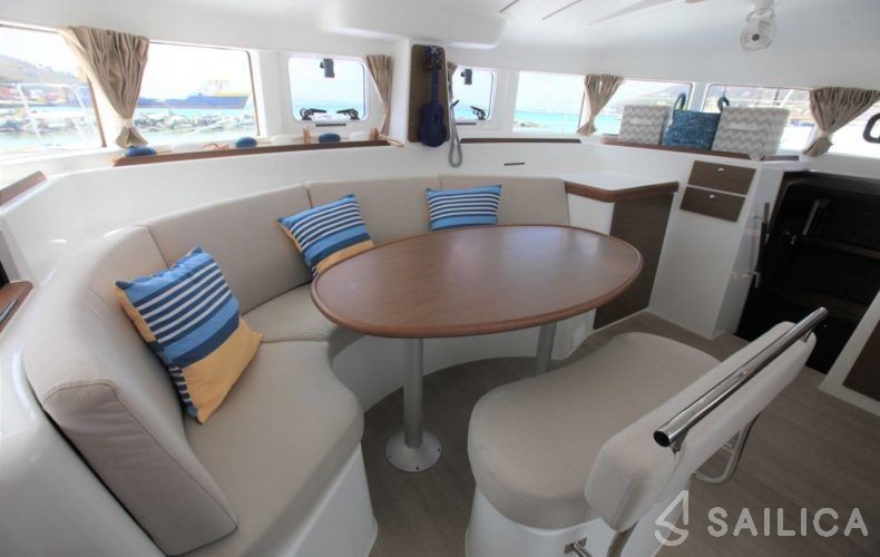 Lagoon 380 - Yacht Charter Sailica