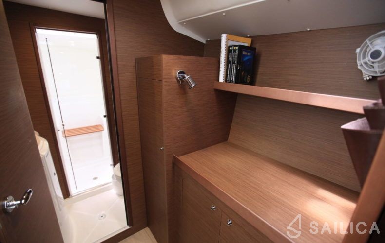 Lagoon 380 - Yacht Charter Sailica
