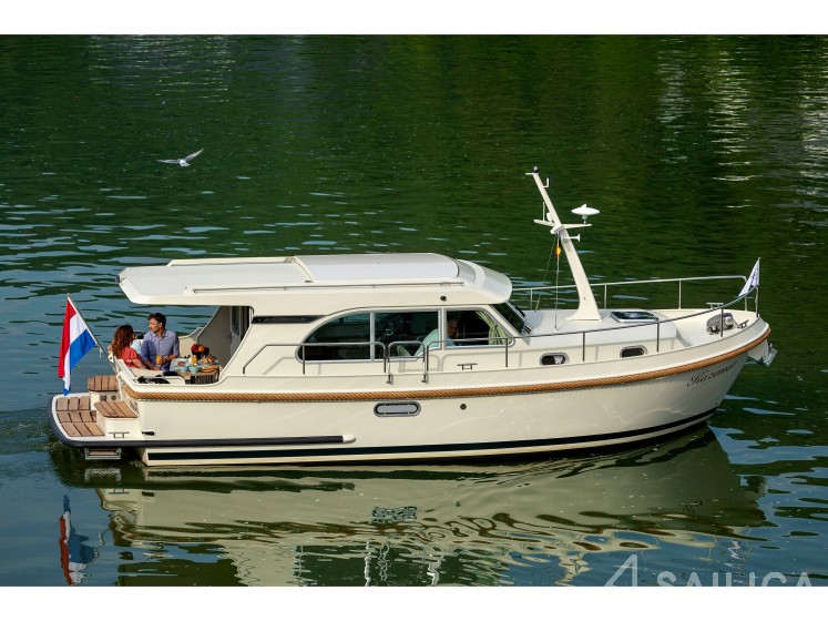 Grand Sturdy 30 - Yacht Charter Sailica