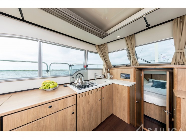 Grand Sturdy 30 - Yacht Charter Sailica