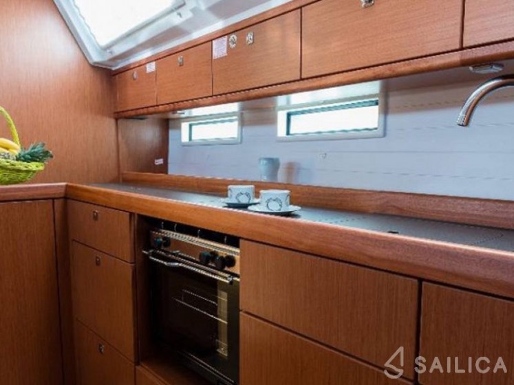 Bavaria 46 Cruiser - Yacht Charter Sailica