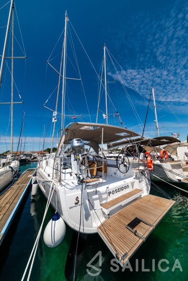 Oceanis 40.1 - Yacht Charter Sailica