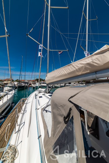 Oceanis 40.1 - Yacht Charter Sailica