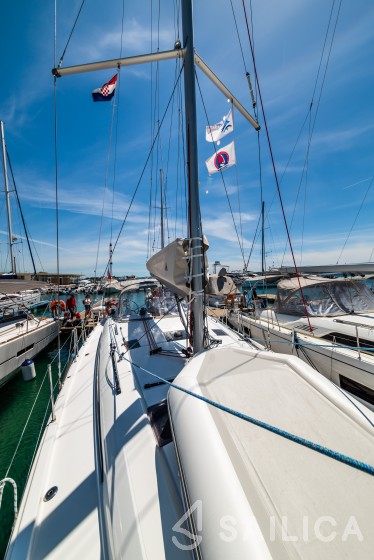 Oceanis 40.1 - Yacht Charter Sailica