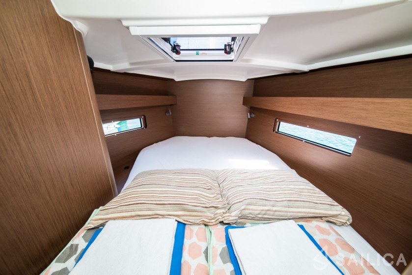 Oceanis 40.1 - Yacht Charter Sailica