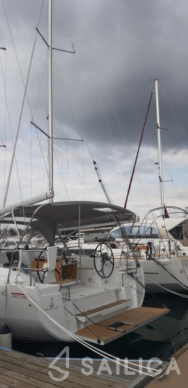 Oceanis 40.1 - Yacht Charter Sailica