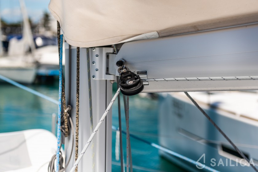 Oceanis 40.1 - Yacht Charter Sailica