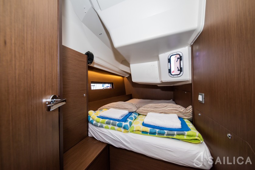 Oceanis 40.1 - Yacht Charter Sailica
