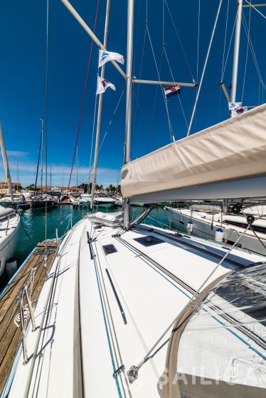 Oceanis 40.1 - Yacht Charter Sailica