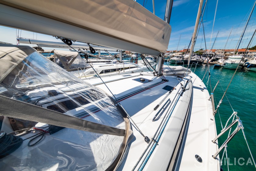 Oceanis 40.1 - Yacht Charter Sailica