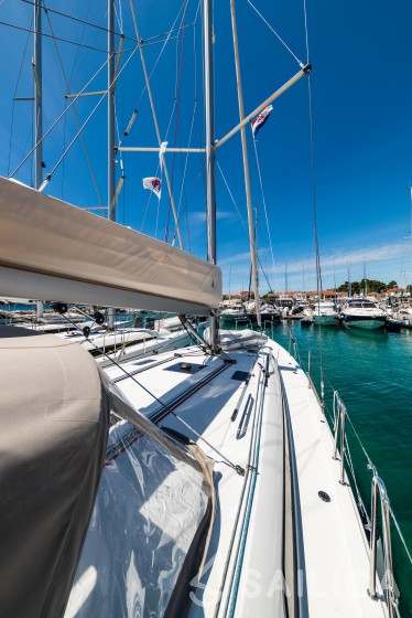 Oceanis 40.1 - Yacht Charter Sailica
