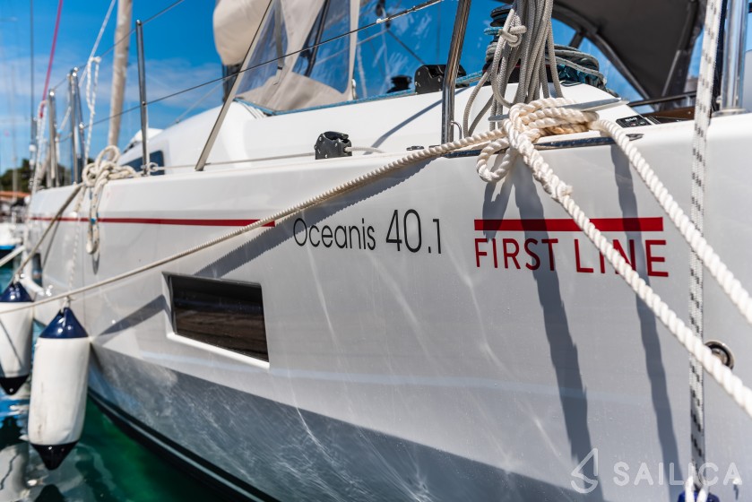 Oceanis 40.1 - Yacht Charter Sailica