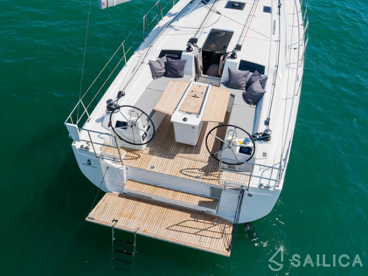 Oceanis 40.1 - Yacht Charter Sailica