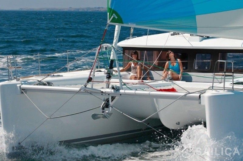 Lagoon 450  Flybridge - Yacht Charter Sailica