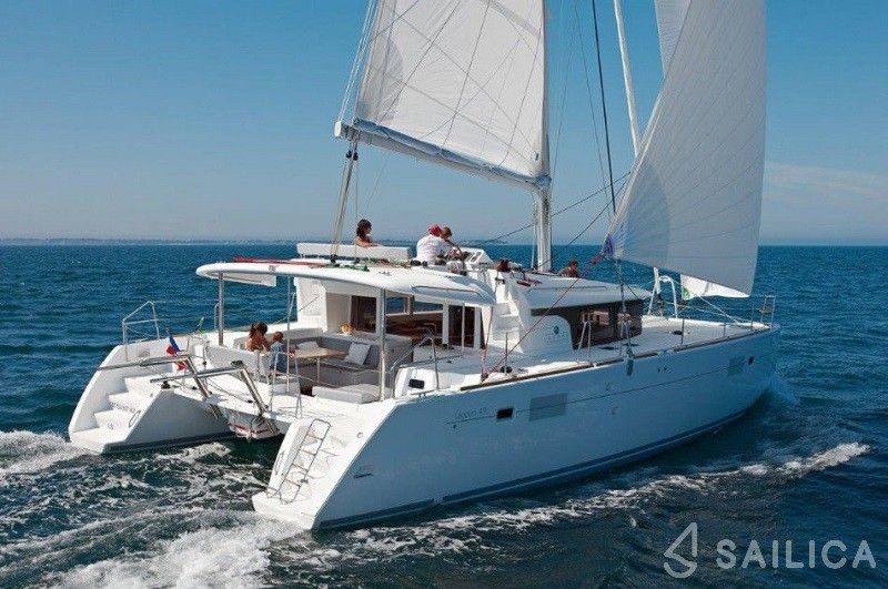 Lagoon 450  Flybridge - Yacht Charter Sailica