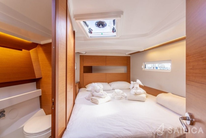 Sun Odyssey 410 - Yacht Charter Sailica