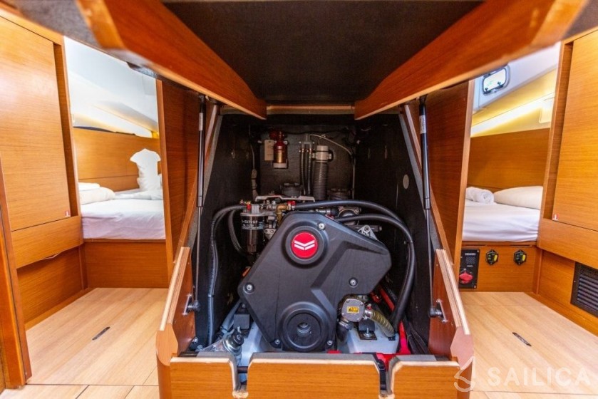 Sun Odyssey 410 - Yacht Charter Sailica