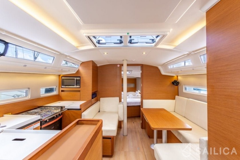 Sun Odyssey 410 - Yacht Charter Sailica